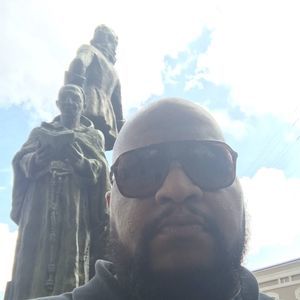 Meet your Posher, Avery